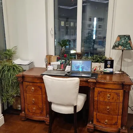 Apartment Luxury In Center Town! *