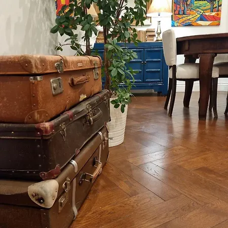 Luxury In Center Town!