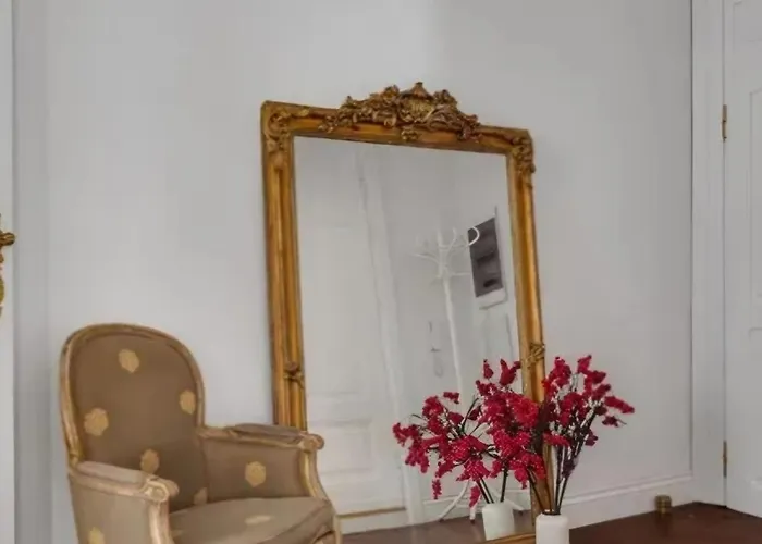 Luxury In Center Town! 아파트