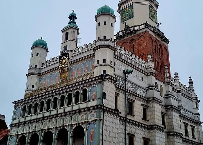 Luxury In Center Town! 포즈난