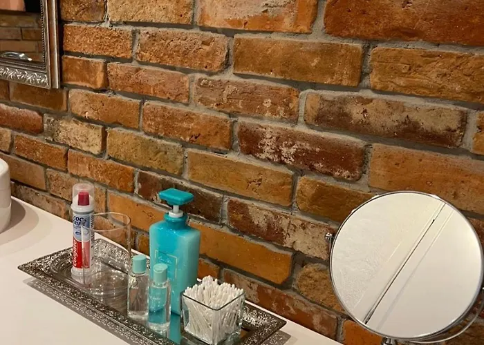 Luxury In Center Town! 아파트 *